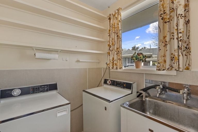 Photo of property in 62 Greendale Avenue, Avonhead, Christchurch, 8042