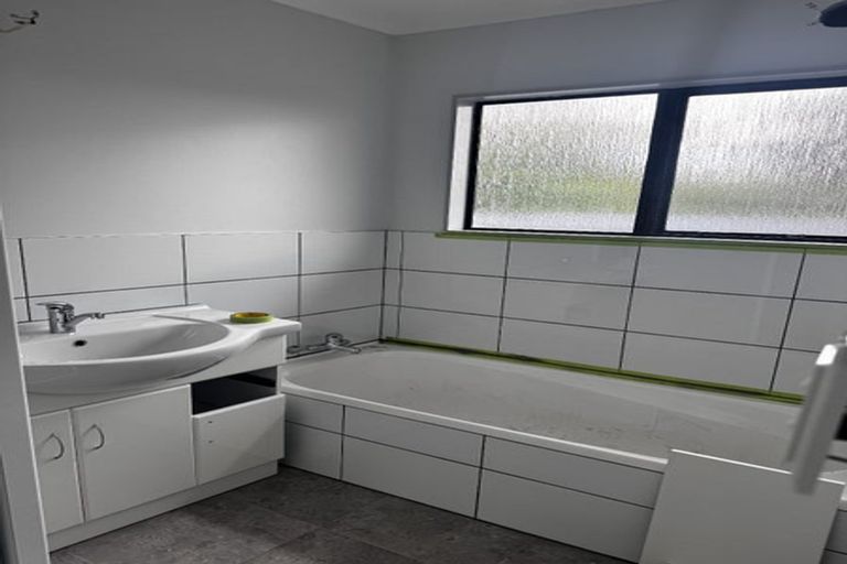 Photo of property in 2a Hilton Grove, Kelvin Grove, Palmerston North, 4414