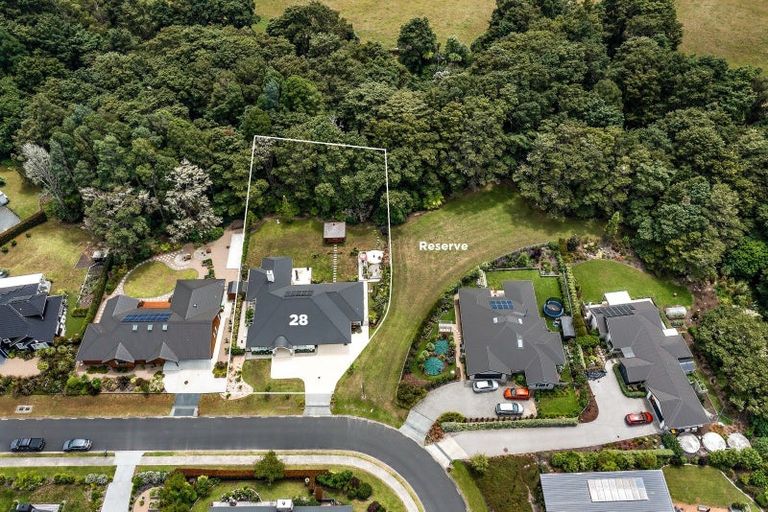 Photo of property in 28 Awanui Crescent, Matakana, Warkworth, 0985