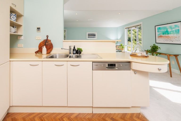 Photo of property in 50 The Crescent, Roseneath, Wellington, 6011