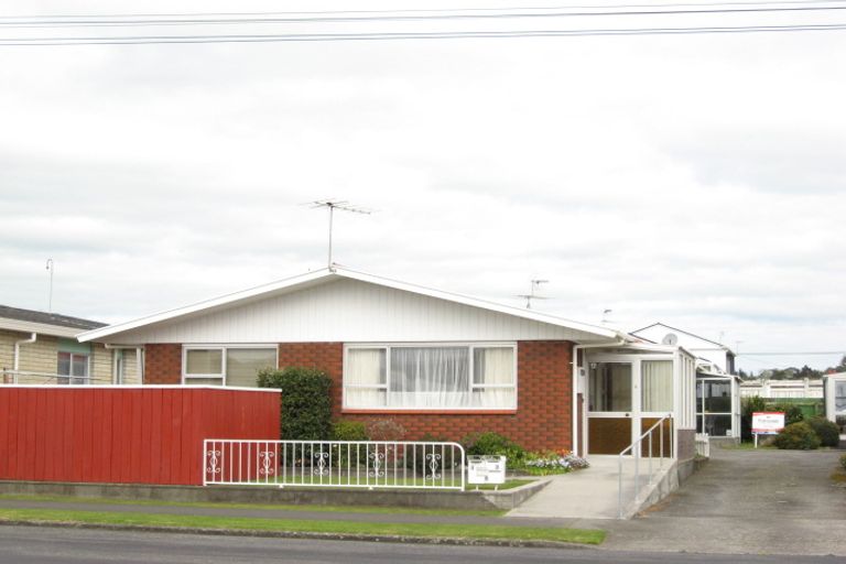 Photo of property in 4/6 Karamu Street, Strandon, New Plymouth, 4312