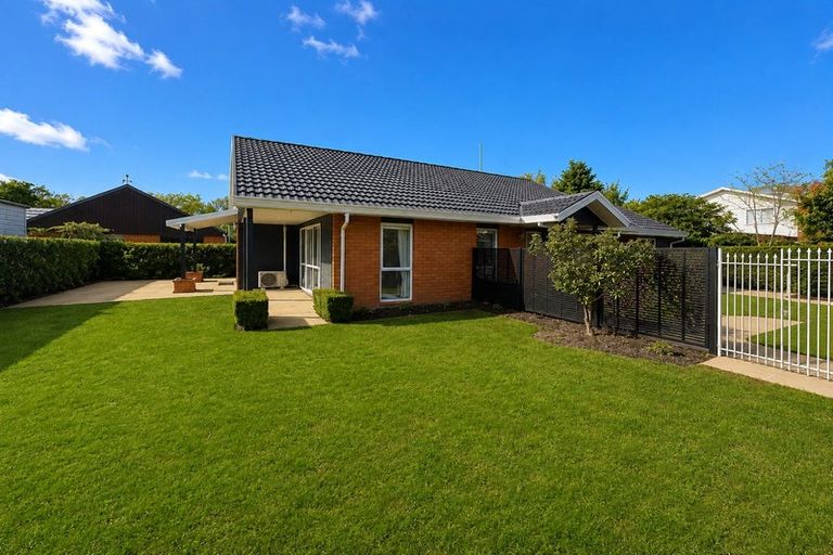 Photo of property in 6 Rowanwood Close, Halswell, Christchurch, 8025