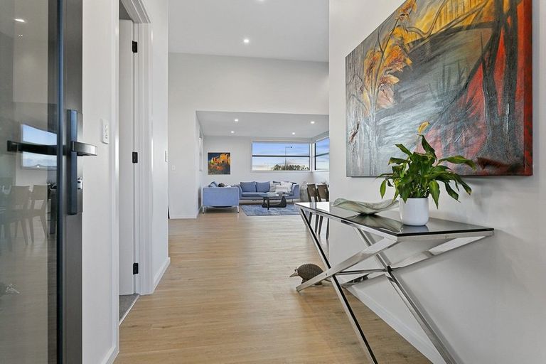 Photo of property in 17 Mike Smith Drive, Cambridge, 3434