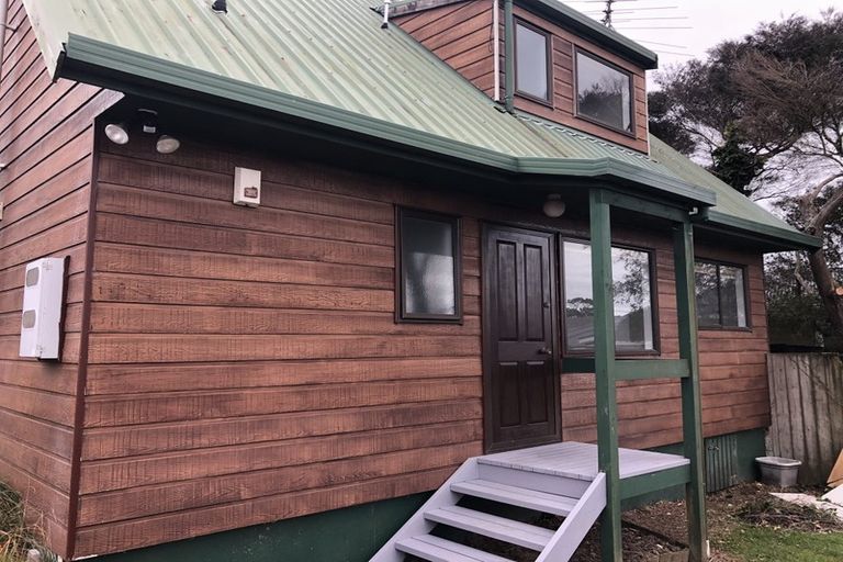 Photo of property in 1/92 Target Road, Totara Vale, Auckland, 0629