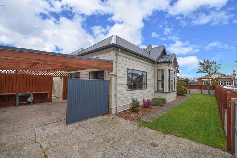 Photo of property in 242 Macandrew Road, Forbury, Dunedin, 9012