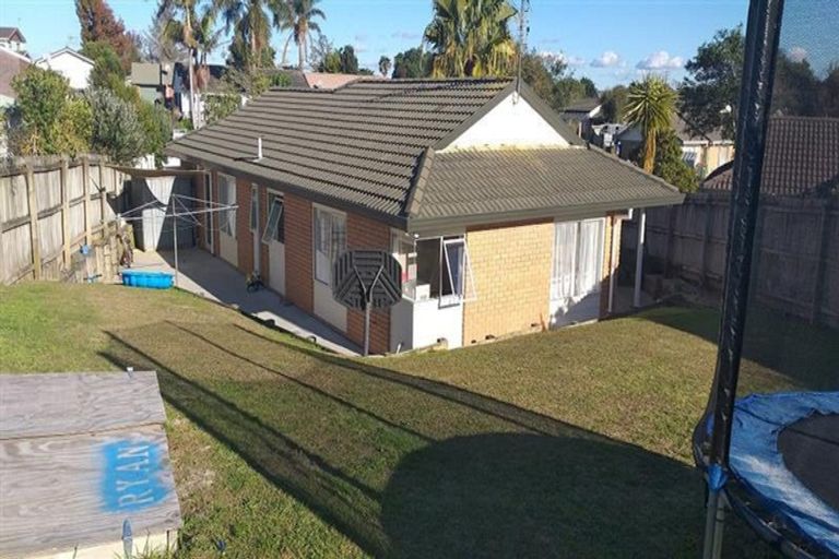Photo of property in 3 Bernina Place, Weymouth, Auckland, 2103