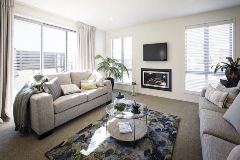 Photo of property in 4 Colquhoun Way, Kelvin Grove, 4470