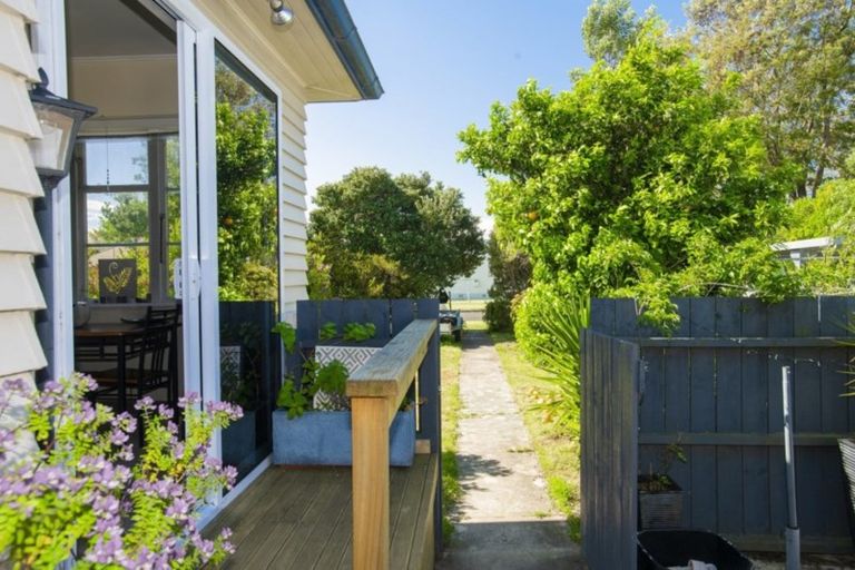 Photo of property in 16 Townley Street, Te Hapara, Gisborne, 4010