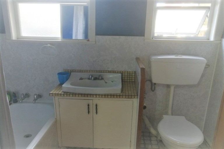 Photo of property in 2/233 Birkdale Road, Birkdale, Auckland, 0626