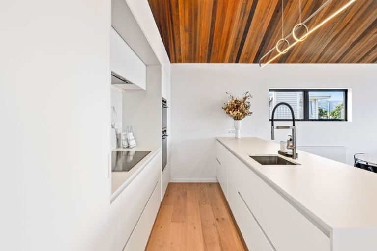 Photo of property in 239 The Esplanade, Petone, Lower Hutt, 5012