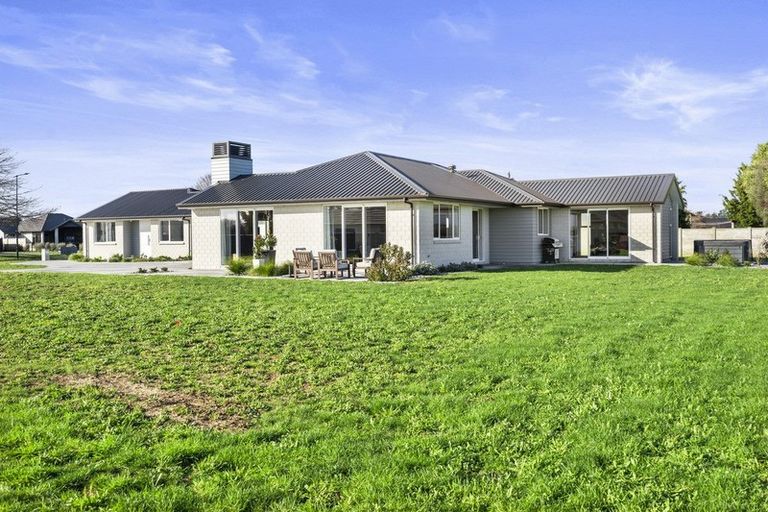 Photo of property in 30 Seachange Drive, Leamington, Cambridge, 3432