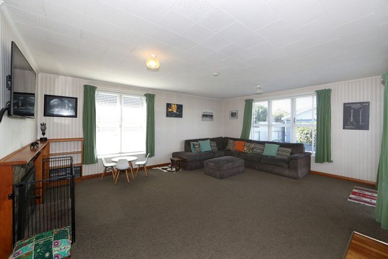 Photo of property in 712 Grove Road, Mayfair, Hastings, 4122