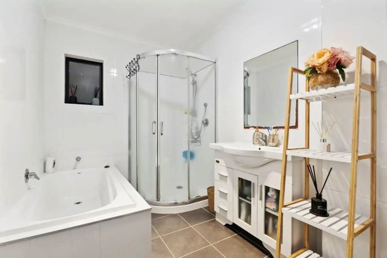 Photo of property in 18a Christmas Road, Manurewa, Auckland, 2102