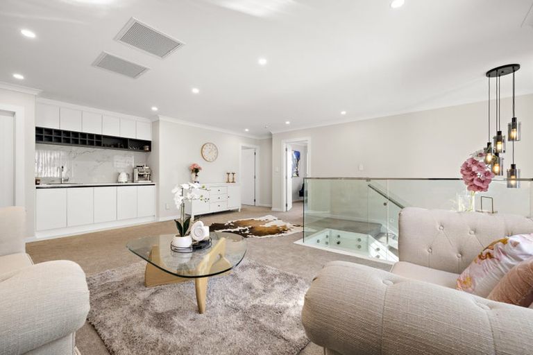 Photo of property in 30 Hikuawa Road, Flat Bush, Auckland, 2019