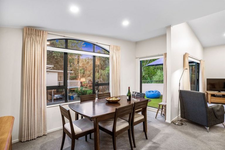 Photo of property in 59a Ravenwood Drive, Forrest Hill, Auckland, 0620