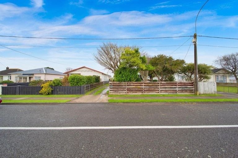 Photo of property in 18 Vogel Street, Hawera, 4610