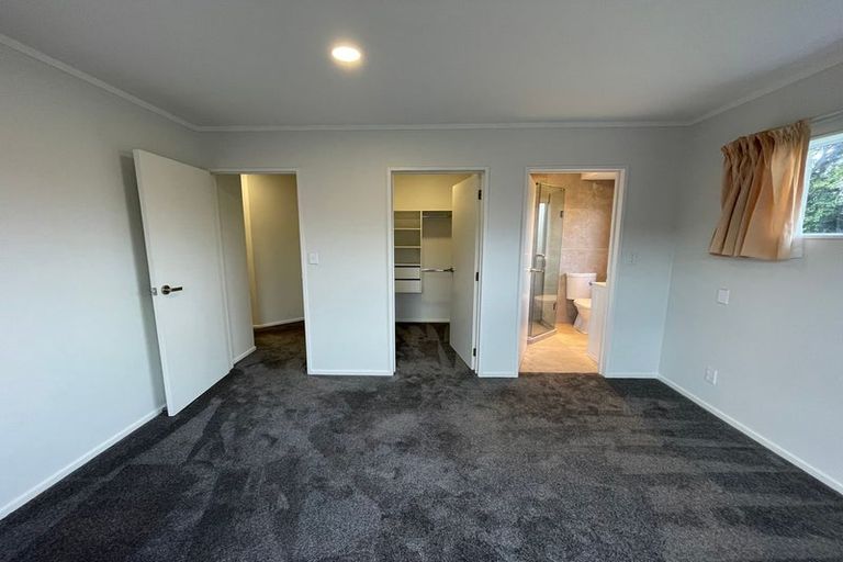 Photo of property in 38 Frank Nobilo Drive, Golflands, Auckland, 2013