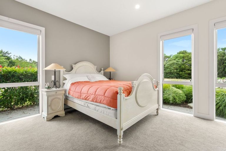 Photo of property in 98 Oxford Street, Martinborough, 5711