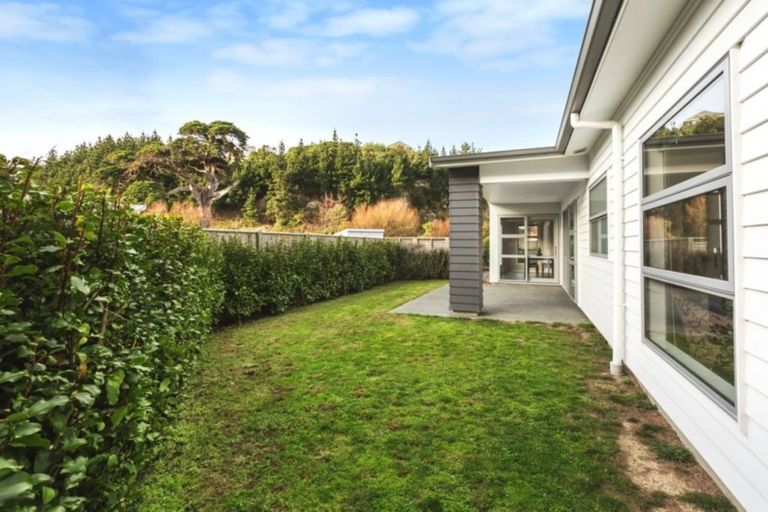 Photo of property in 6 Shoal Place, Whitby, Porirua, 5024