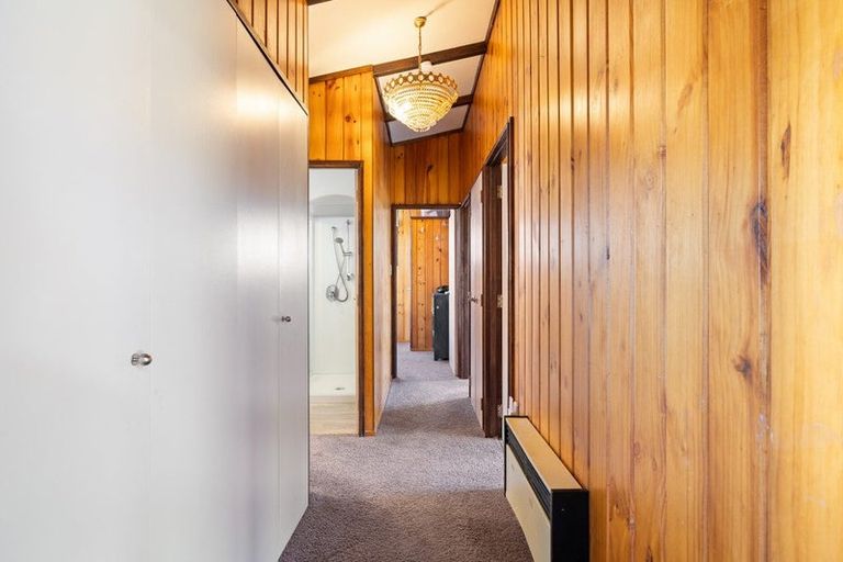Photo of property in 6 Colonial Place, Kelvin Grove, Palmerston North, 4414