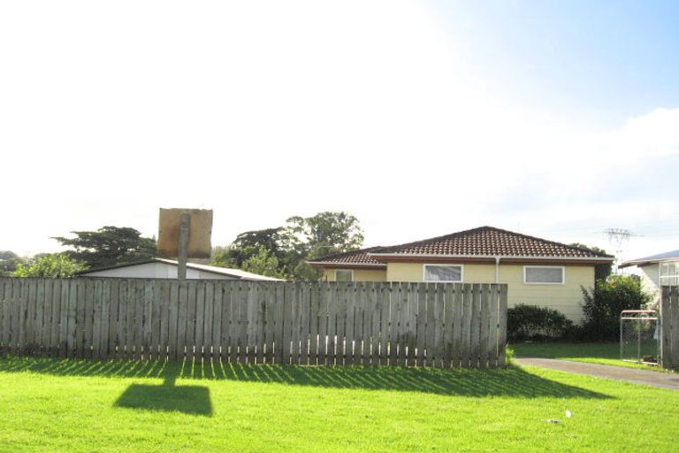 Photo of property in 17 Cosmo Place, Otara, Auckland, 2023