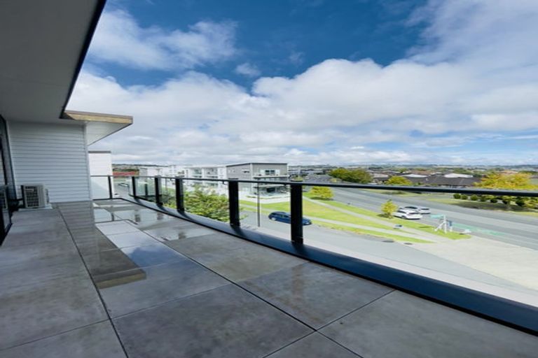 Photo of property in 6/130 Stancombe Road, Flat Bush, Auckland, 2016