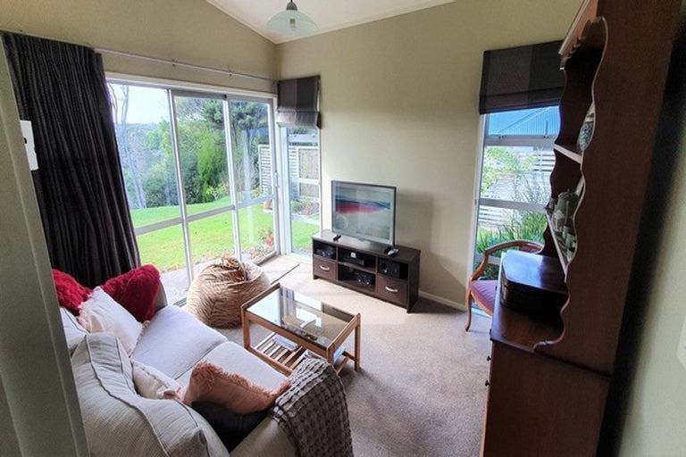 Photo of property in 37 Halyard Loop, Haruru, 0204