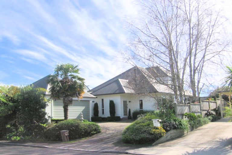 Photo of property in 17 Crescent Road, Otumoetai, Tauranga, 3110