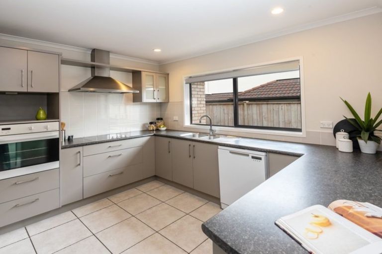 Photo of property in 50 Cyril French Drive, Flat Bush, Auckland, 2016