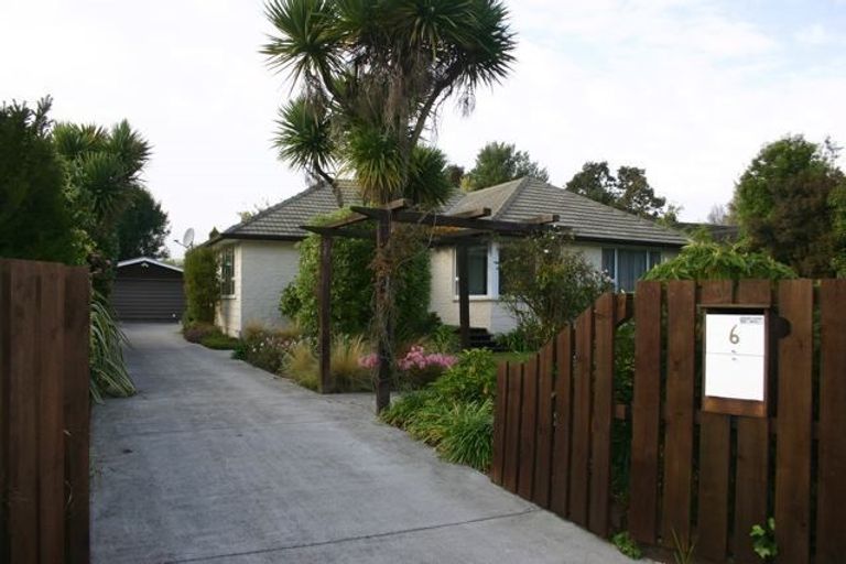 Photo of property in 6 Hounslow Street, Ilam, Christchurch, 8041