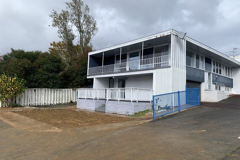 Photo of property in 4130 Great North Road, Glendene, Auckland, 0602