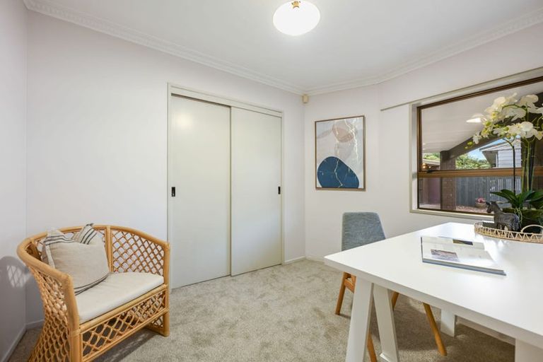 Photo of property in 24 Burn-murdoch Street, St Andrews, Hamilton, 3200