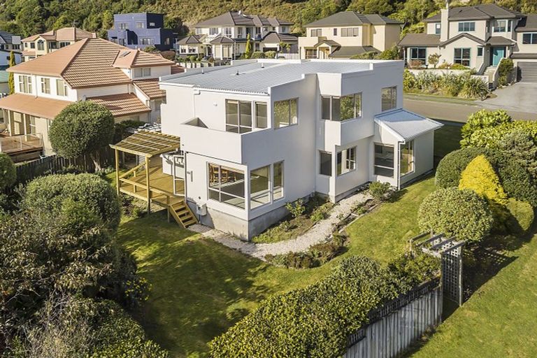 Photo of property in 2 Glengavel Grove, Papakowhai, Porirua, 5024