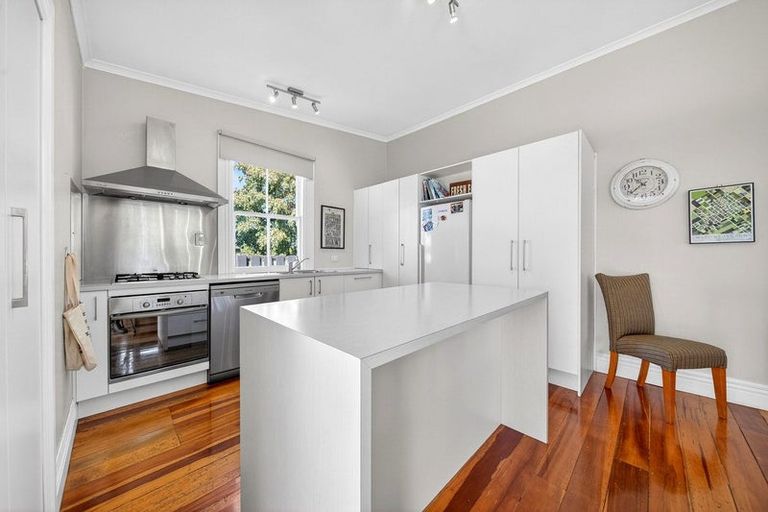 Photo of property in 51 Weld Street, Martinborough, 5711