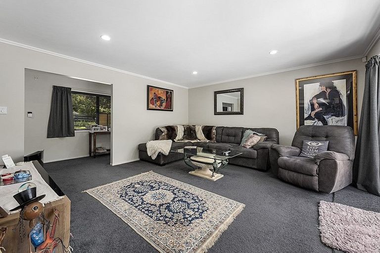 Photo of property in 33 Kahikatea Lane, Brown Owl, Upper Hutt, 5018