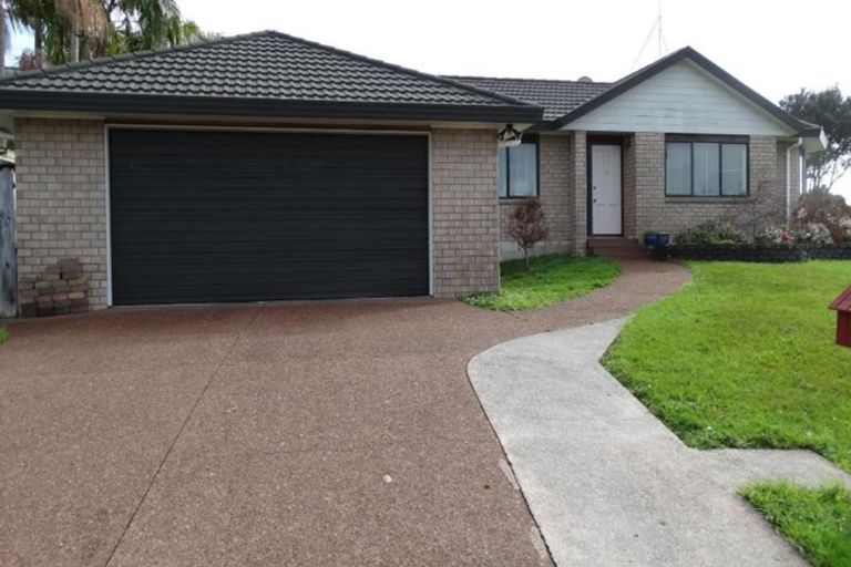 Photo of property in 1 San Fernando Way, Henderson, Auckland, 0612