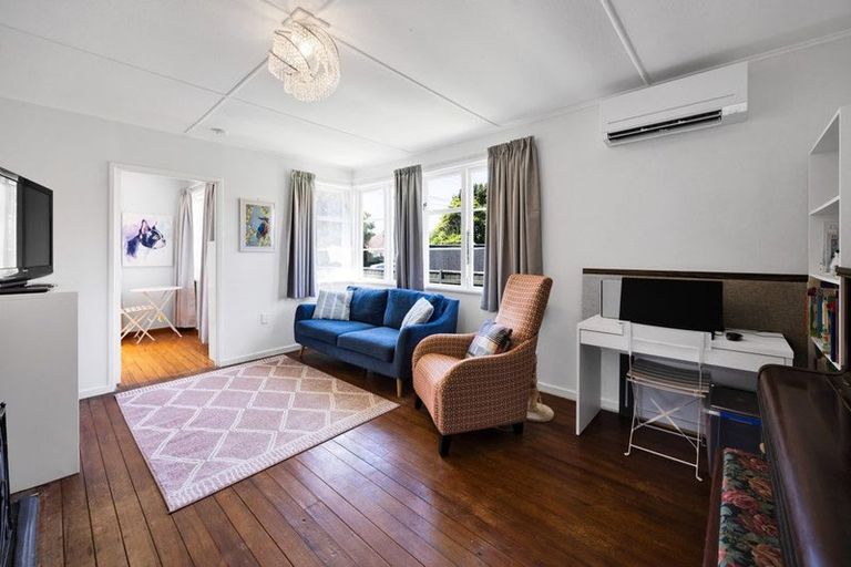 Photo of property in 24 Upjohn Street, Brooklands, New Plymouth, 4310