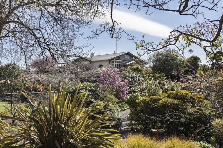 Photo of property in 42 Awamoa Road, Holmes Hill, Oamaru, 9401