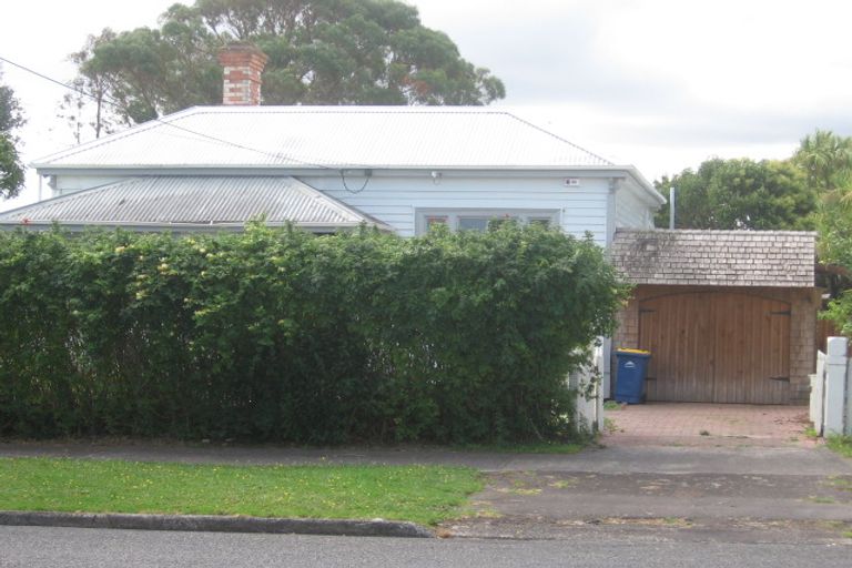 Photo of property in 26 Mozeley Avenue, Devonport, Auckland, 0624