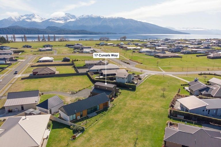 Photo of property in 17 Cunaris Way, Te Anau, 9600