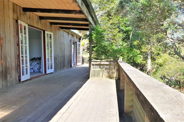 Photo of property in 62 Caton Road, Waitakere, Henderson, 0782