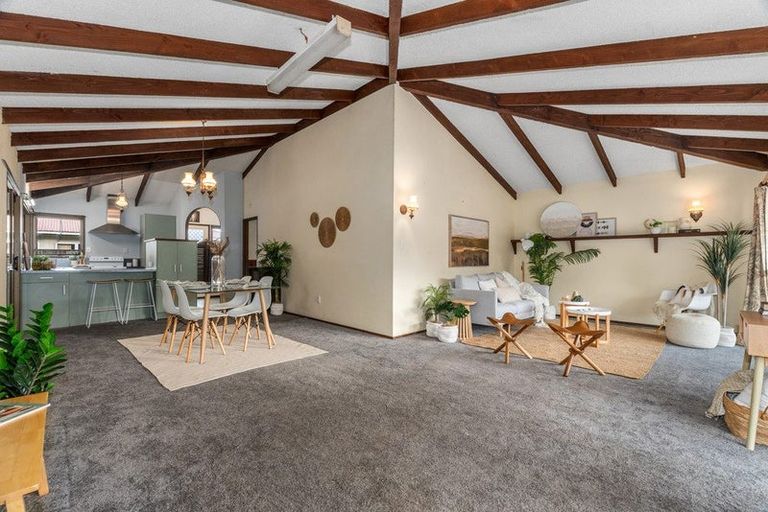 Photo of property in 106 Hatea Drive, Regent, Whangarei, 0112