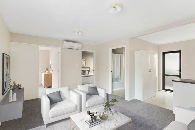 Photo of property in 37a Oteha Valley Road, Northcross, Auckland, 0632