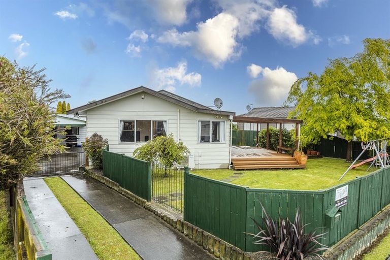 Photo of property in 16 Jupiter Street, Milson, Palmerston North, 4414