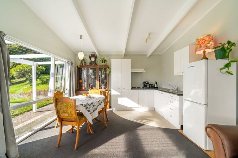 Photo of property in 92 Paekakariki Hill Road, Pauatahanui, Porirua, 5381