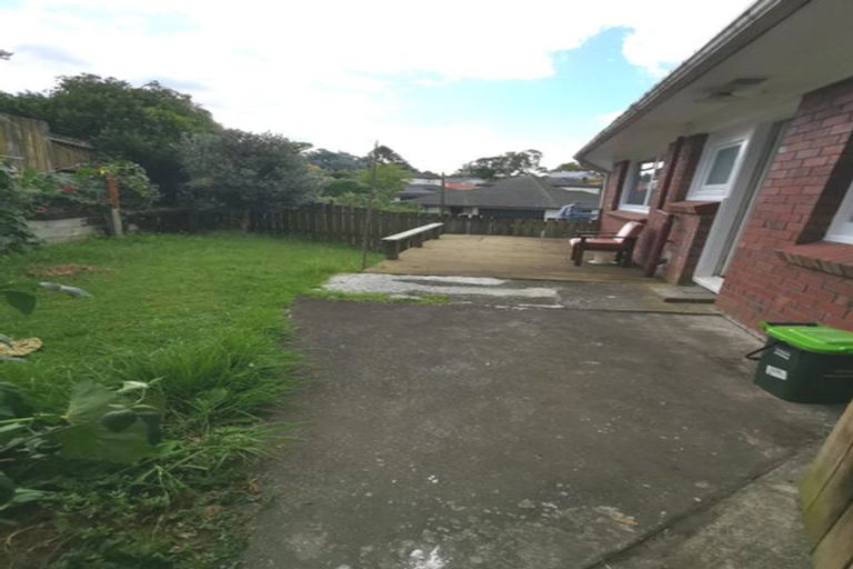 Photo of property in 1/133 Ennis Avenue, Pakuranga Heights, Auckland, 2010