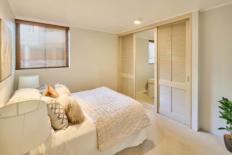 Photo of property in Highwic, 5/32 Hobson Street, Thorndon, Wellington, 6011