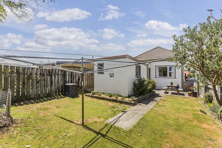 Photo of property in 6 Yule Street, Kilbirnie, Wellington, 6022