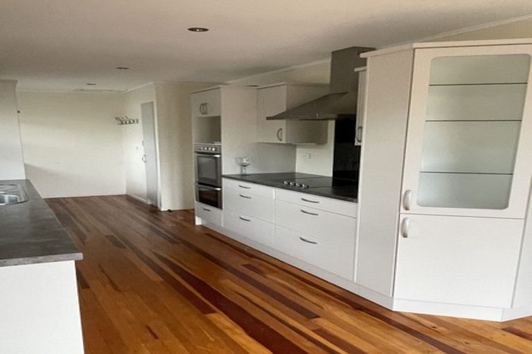 Photo of property in 31 Lynda Avenue, Paparangi, Wellington, 6037