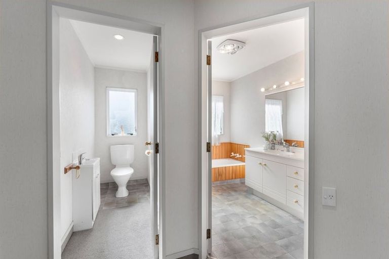 Photo of property in 300 Manly Street, Paraparaumu Beach, Paraparaumu, 5032